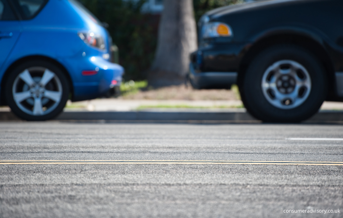 Is parking on single yellow lines illegal